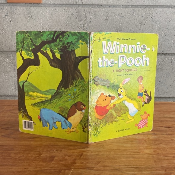 1982 Winnie-The-Pooh Book - Picture 2 of 10